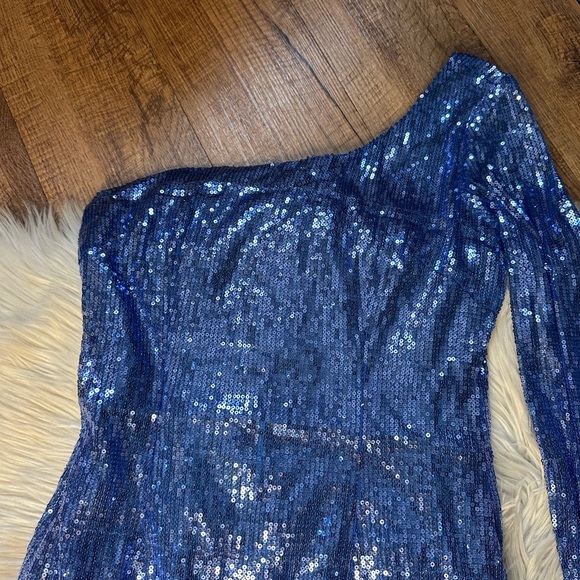 SUPERDOWN Geo One Shoulder Mini Sequin Dress - Picture 5 of 6